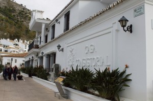 d90b93ac02750928f7cce1f439c89e76_L